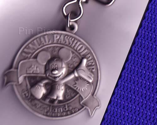 DLR - Annual Passholder Lanyard w/Medallion