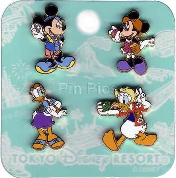 TDL - Mickey, Minnie, Donald & Daisy - Travelers - Set