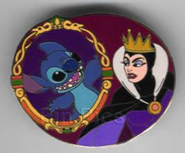 Disney Auctions - Stitch in Magic Mirror with Evil Queen - Gold AP