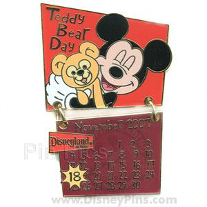 DL - Mickey and Duffy - November - Holidaze Calendar