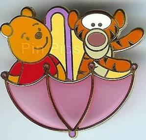 HKDL - Cute Characters - Pooh and Tigger in Umbrella