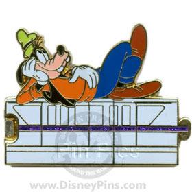 WDW - Gold Card Collection - Purple Monorail (Goofy)