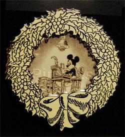 WDSB - Mickey's Christmas Carol Wreath - Mickey as Bob Cratchit