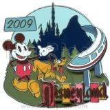 DLR - Retro Collection 2009 - Mickey and Pluto with Monorail