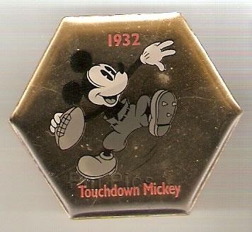 Dai-Ichi - Touchdown Mickey - Hexigon - From a 5 Pin Set - Daiichi Life
