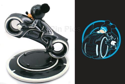 DLR - Sci-Fi Academy - Tron Mickey on Lightcycle