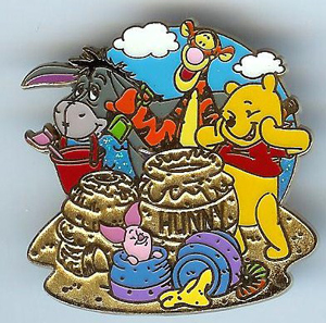 HKDL - Pooh, Tigger, Eeyore and Piglet - At The Beach - Mystery