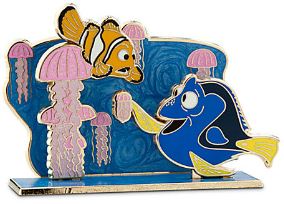 DS - Finding Nemo 3-D Diorama Pin Set - Marlin and Dory with Jellyfish ONLY