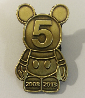 Vinylmation D23 Expo 5th Anniversary (Bootleg/Unauthorized Pin)